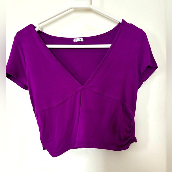 Garage Tops - 🎉4/30$🎉 Garage Purple Crop Fitted Shirt💜